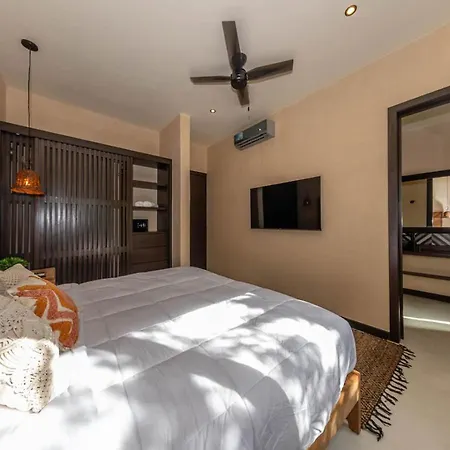 Asana With Stunning Luxury Pool And Private Rooftop