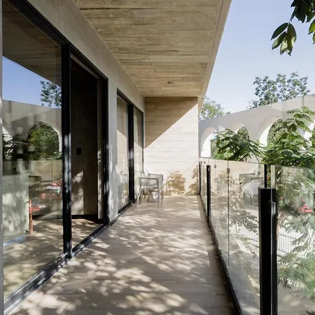 Apartment Contemporary & Well-located