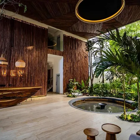 Luxe Jacuzzi Apartment