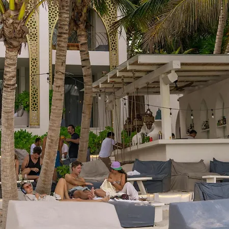 Hotel Sana Beachfront Boutique