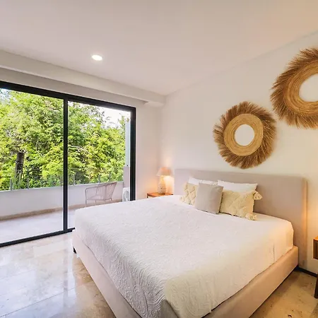 2br Sun Lover's Nest W Gym Rooftop Apartamento