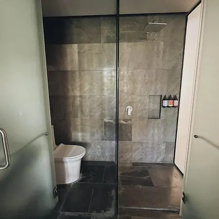 Apartment 3 Pools At Main Avenue