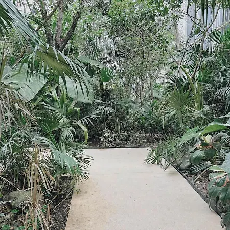 3 Pools At Main Avenue