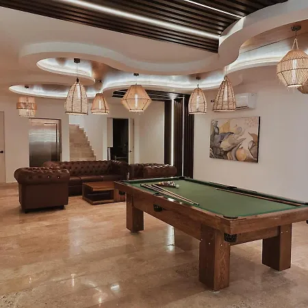 2 Beds Gym And Pool Apartment *