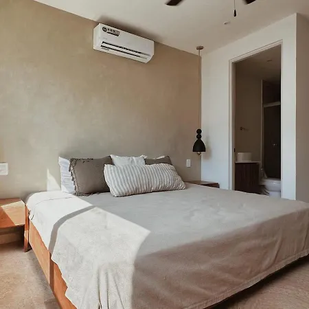 2 Beds Gym And Pool Apartment