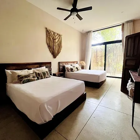 Manor, Aldea Zama, The Location *