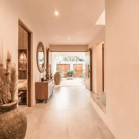 Villa With 2 Pools With Security Guard For 10 Guests *