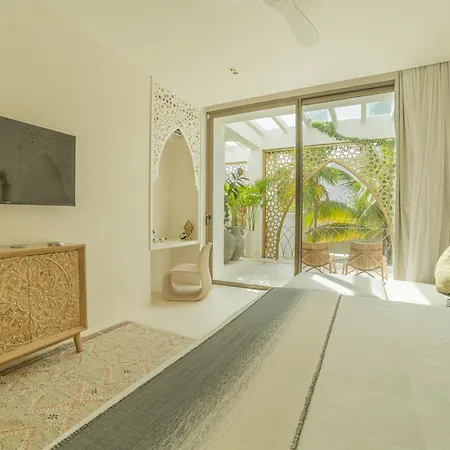 Sana Beachfront Boutique Hotel