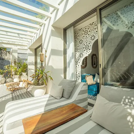 Hotel Sana Beachfront Boutique 5*