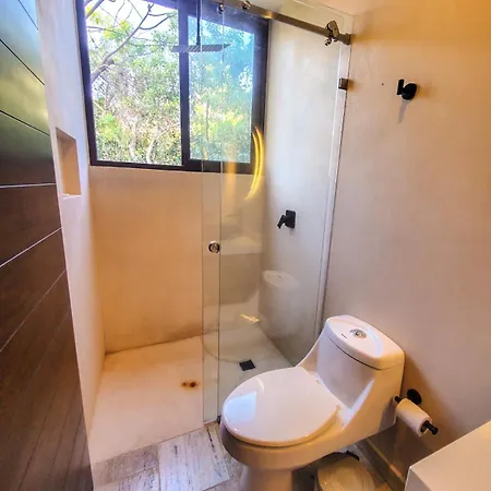 Luxe Jacuzzi Apartment *