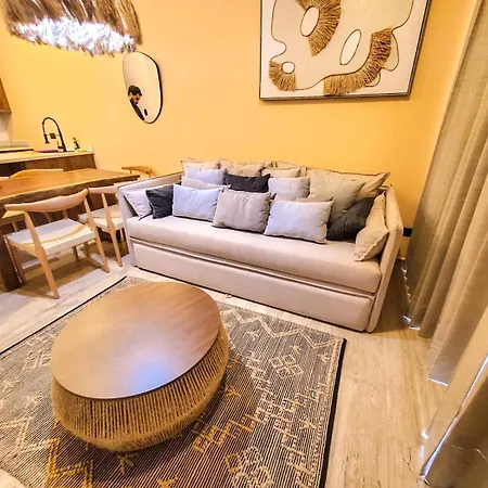 Luxe Jacuzzi Apartment