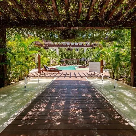 Luxury Near Beach, Fast Wifi & Pool Apartment Tulum