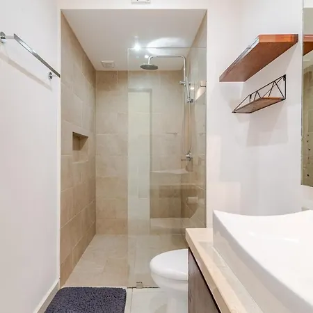 Luxury Near Beach, Fast Wifi & Pool *