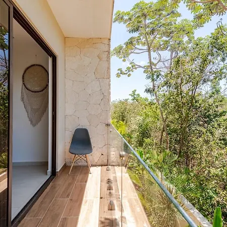 Luxury Near Beach, Fast Wifi & Pool Apartment