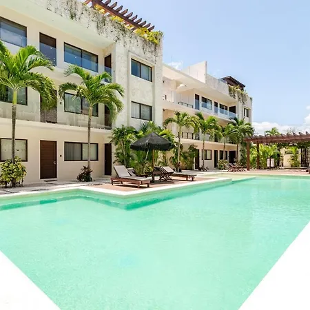 Apartment Luxury Near Beach, Fast Wifi & Pool