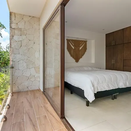 Apartment Luxury Near Beach, Fast Wifi & Pool *