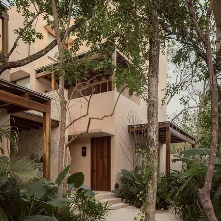 Hotel Naboa 5*