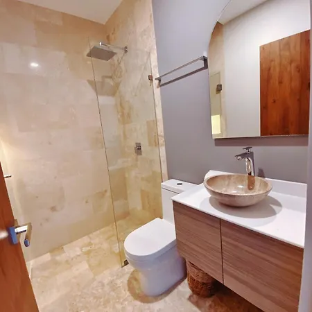1-bd With Ocean View Rooftop Pool