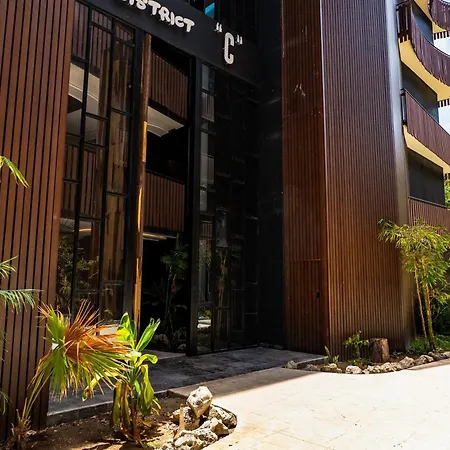 Pelican Breeze C301 Apartment *
