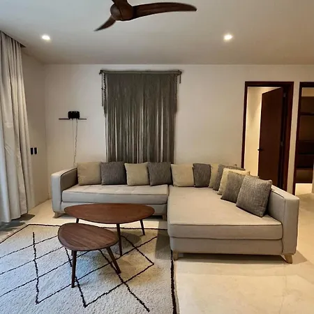 2br Spacious & Stylish Apartment