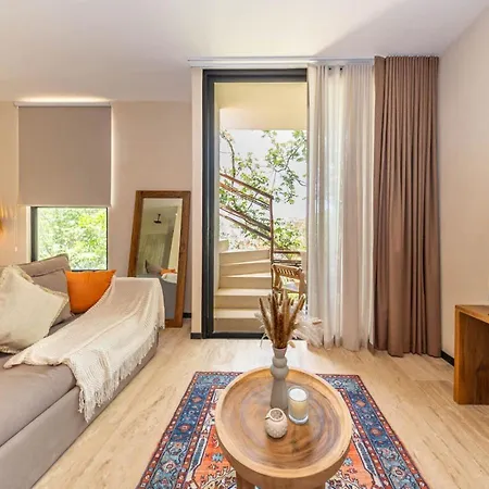 Apartment Two Level Penthouse W Rooftop Pool And Sunset