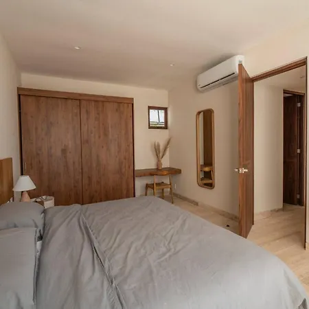 Live With Luxury And Private Pool Apartment *