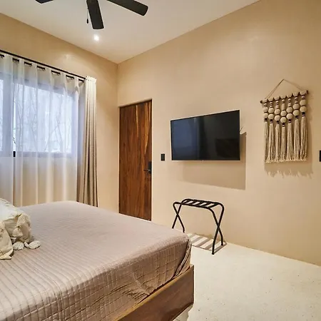 Moderna Casa De 3 Con Piscina Privada