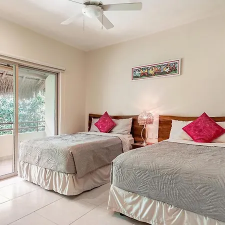 Spacious Penthouse With Private Rooftop & Jacuzzi Apartment *