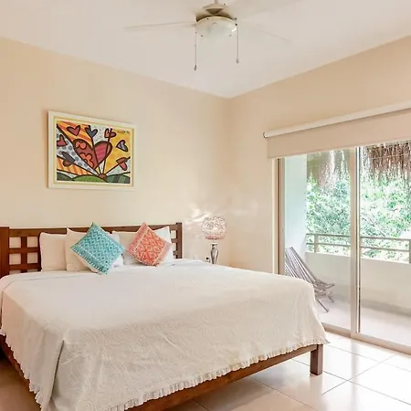 Apartment Spacious Penthouse With Private Rooftop & Jacuzzi *