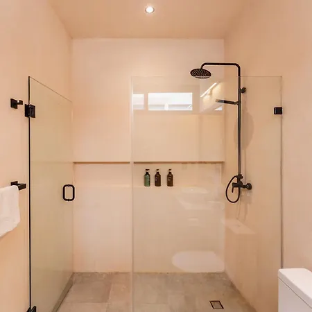 2br With Private Pool & Amenities *