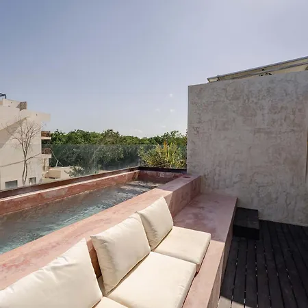 Elegant 2br With 2 Pools & Jungle Views Villa