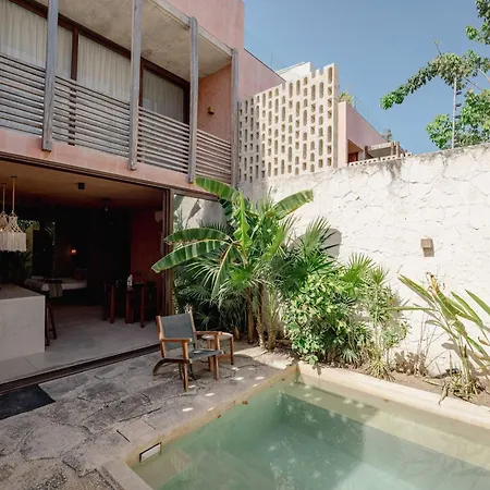 Elegant 2br With 2 Pools & Jungle Views Villa