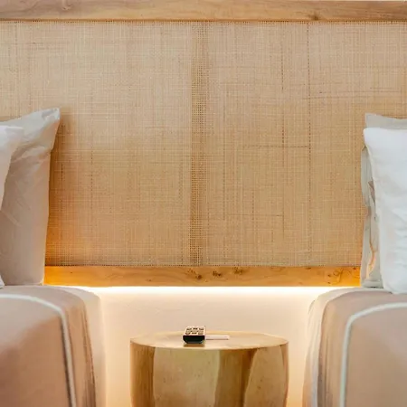 Tropical Retreat: Scooters, Hot Tub, Pool, Projector Apartment Tulum