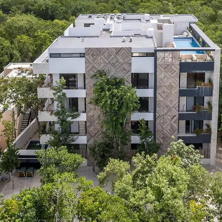 Apartment Tropical Retreat: Scooters, Hot Tub, Pool, Projector Tulum