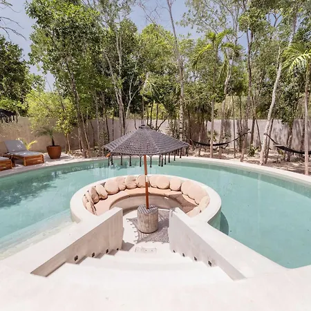 Apartment Chumuuk - Modern 5br Sanctuary With Large Pool And Rooftop Terrace