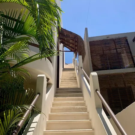 Tua 4 *