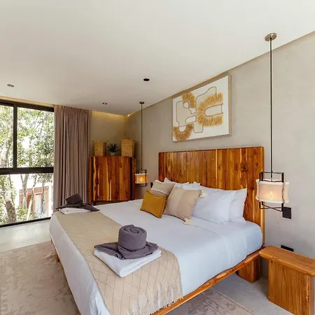 Chumuuk - Modern 5br Sanctuary With Large Pool And Rooftop Terrace *