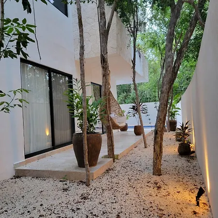 Tropical Retreat: Scooters, Hot Tub, Pool, Projector Tulum