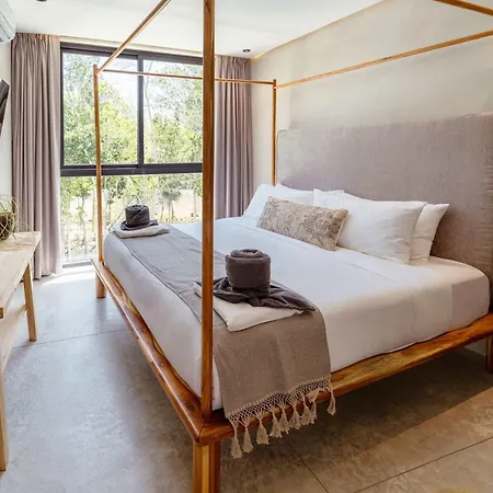 Chumuuk - Modern 5br Sanctuary With Large Pool And Rooftop Terrace Apartment