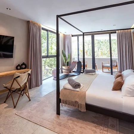 Apartment Chumuuk - Modern 5br Sanctuary With Large Pool And Rooftop Terrace *