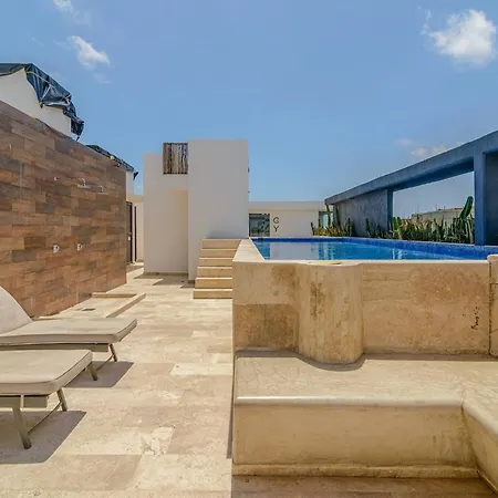 Apartment Tropical Retreat: Scooters, Hot Tub, Pool, Projector Tulum