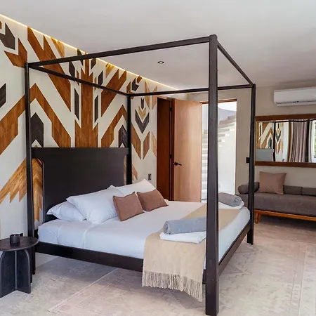 Chumuuk - Modern 5br Sanctuary With Large Pool And Rooftop Terrace Apartment