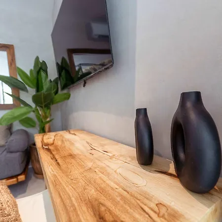 Apartment Chumuuk - Modern 5br Sanctuary With Large Pool And Rooftop Terrace *