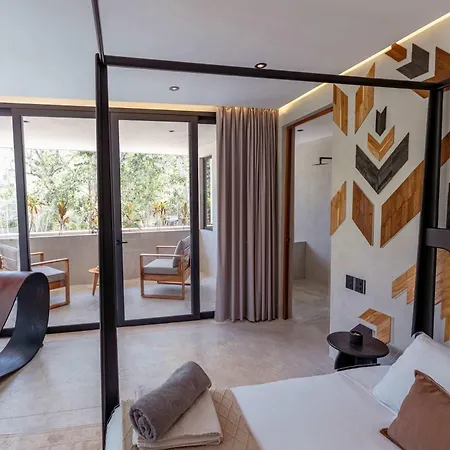 Chumuuk - Modern 5br Sanctuary With Large Pool And Rooftop Terrace Apartment