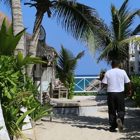 Punta Piedra Hotel