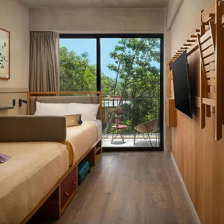 Moxy Hotel 3*