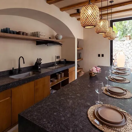 Villa Luxe 3br - Two Private Pools Including Rooftop Modern Boho Style *