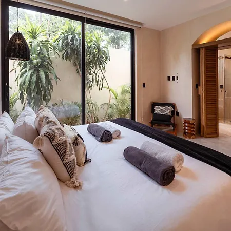Villa Luxe 3br - Two Private Pools Including Rooftop Modern Boho Style