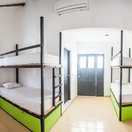 Che & Bar Adults Only Hostel *