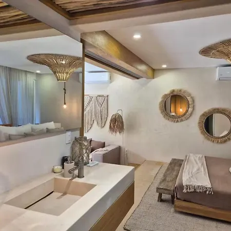 Luxury Hideaway - Rooftop Pool - Jacuzzi - Gym In